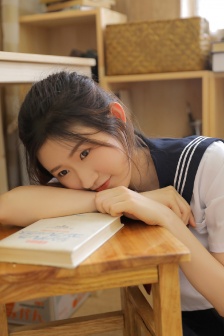 明星专题：艾玛·德考尼斯